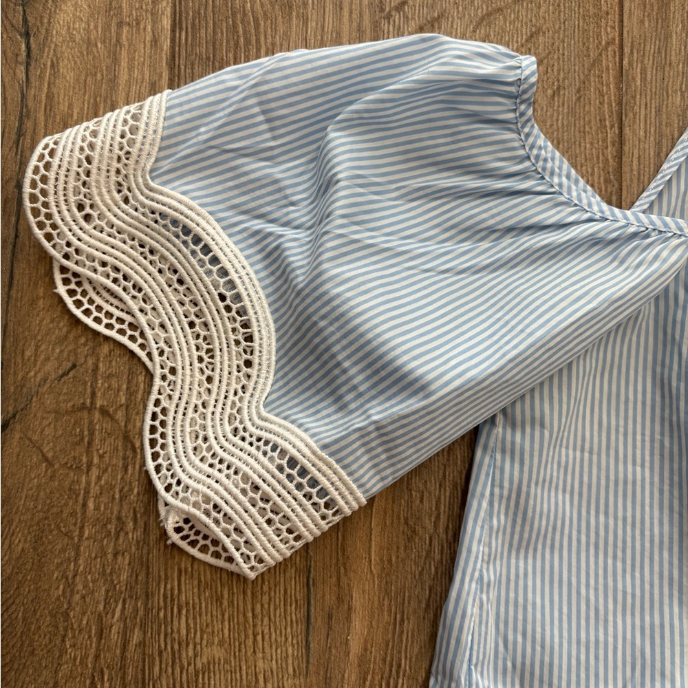 Ann Taylor Light Blue Striped Top Cold Shoulder with Lace Accents Small - Picture 4 of 10